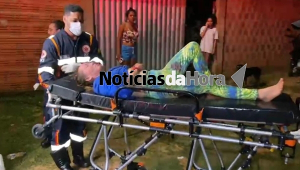 Marido embriagado força esposa a beber e diante da recusa a esfaqueia no Caladinho